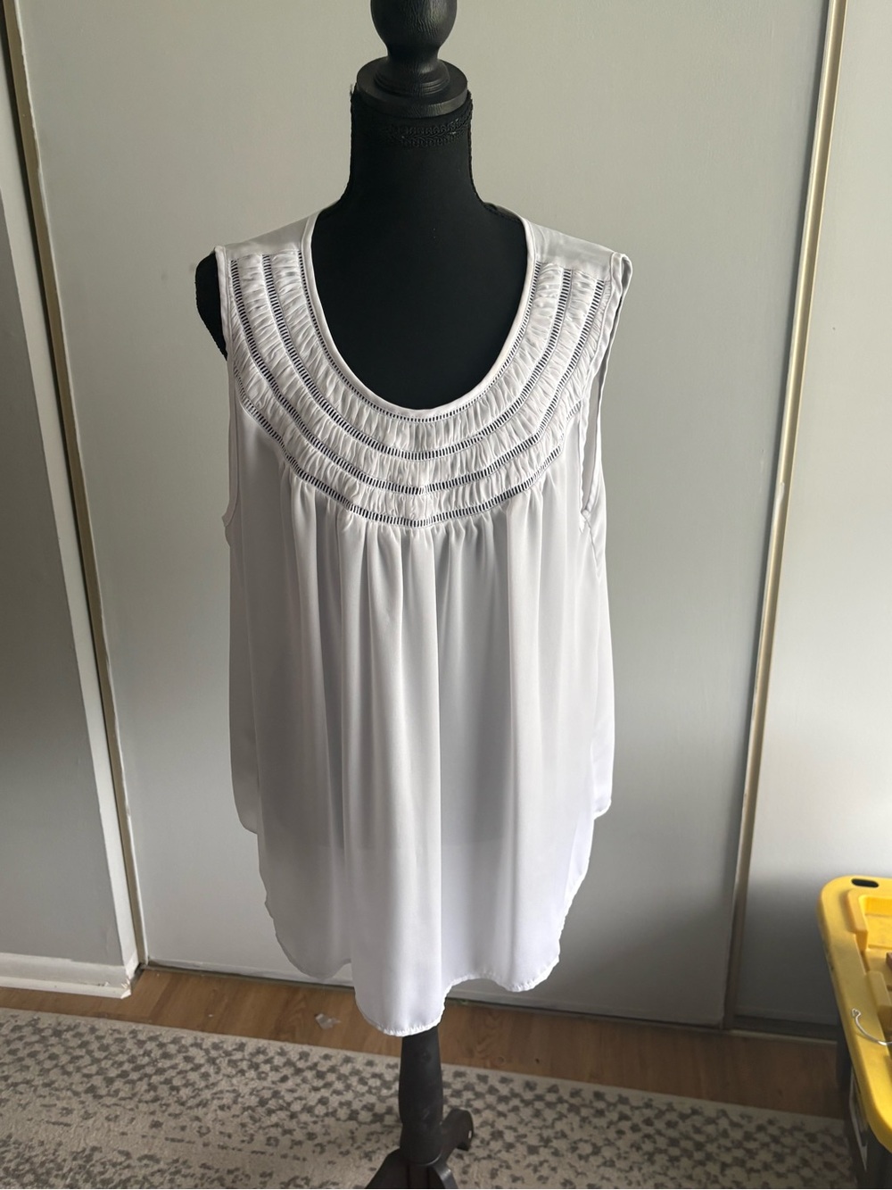 Zac & Rachel White Sleeveless Smocked Yoke Tank
